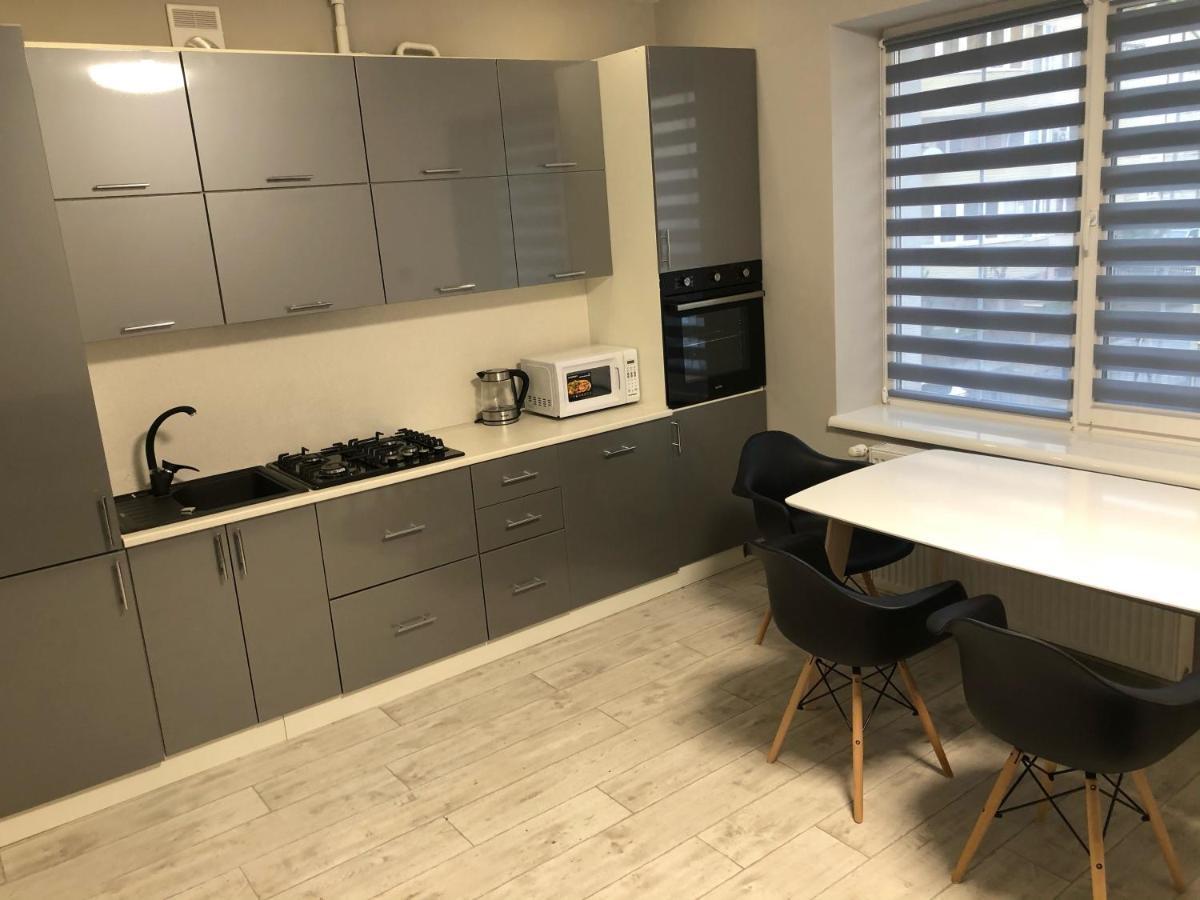 Gil Apartments, Volodimirskaja 90.246 - Majetok Bozdosh Ужгород Екстер'єр фото